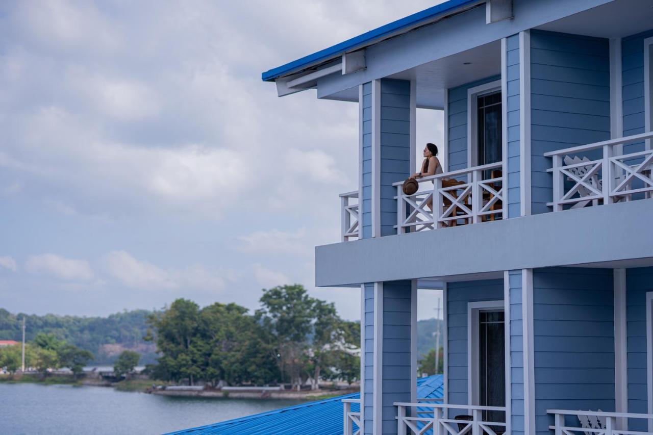 Hotel Casona Del Lago Flores Extérieur photo