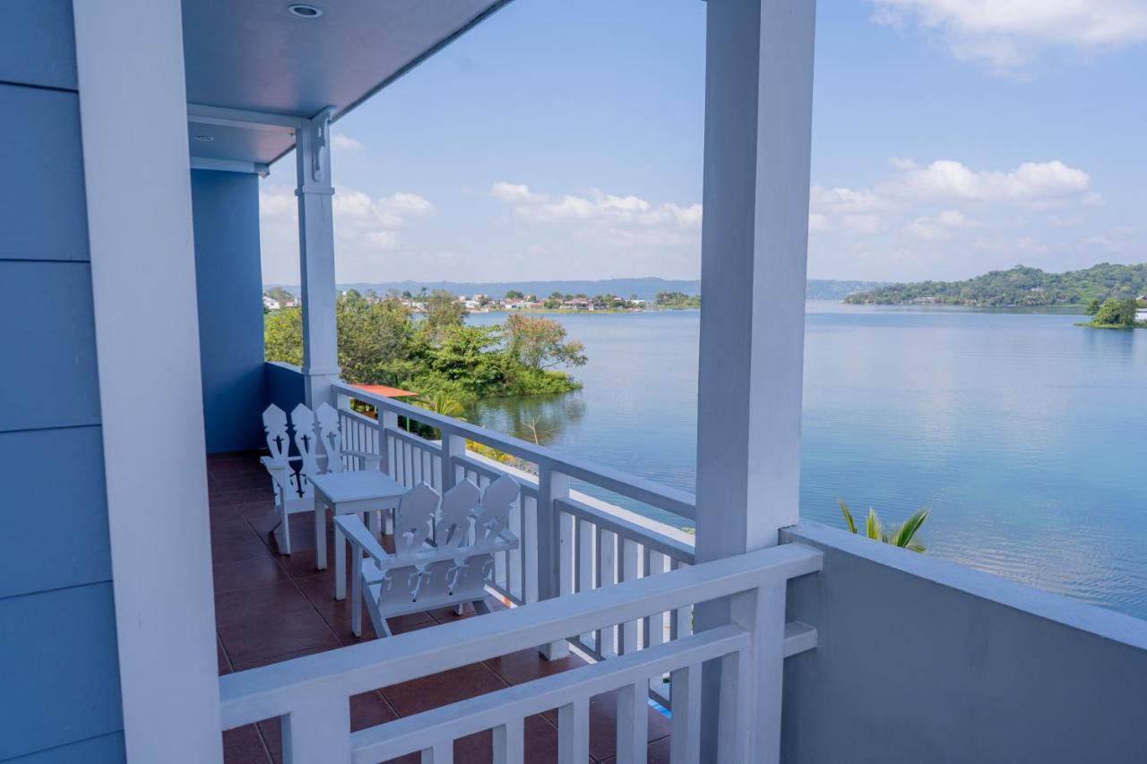 Hotel Casona Del Lago Flores Extérieur photo