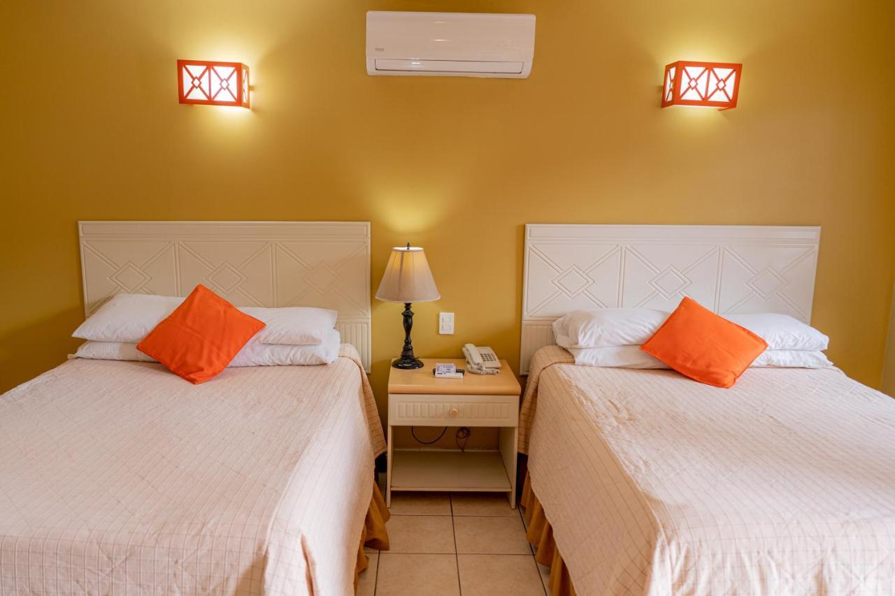 Hotel Casona Del Lago Flores Extérieur photo